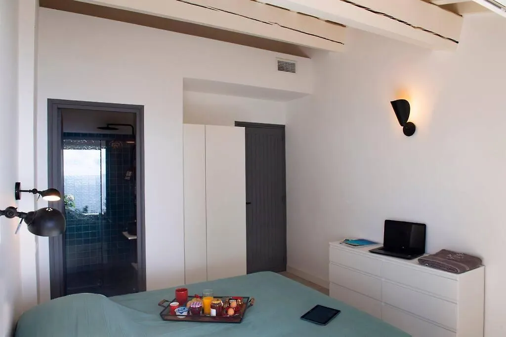 Villa 6 Chambres, Vue Mer Sur 180°,Plage Privee. 滨海卡瓦莱尔