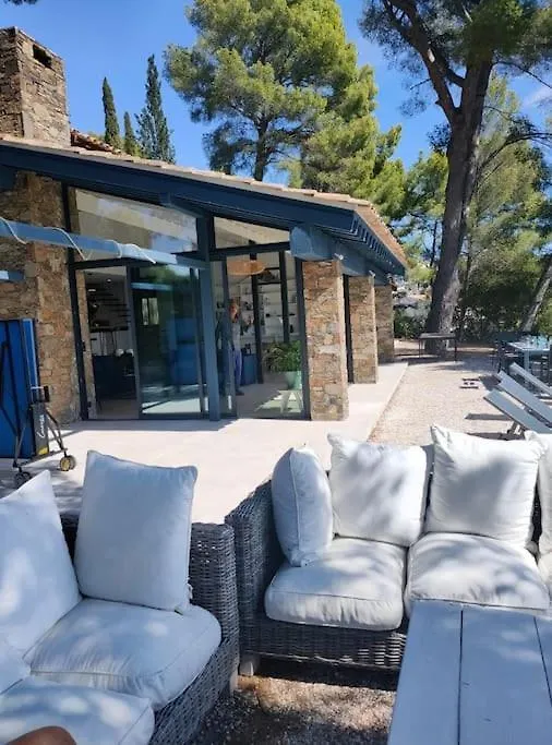 Villa 6 Chambres, Vue Mer Sur 180°,Plage Privee. 滨海卡瓦莱尔 0*,  法国
