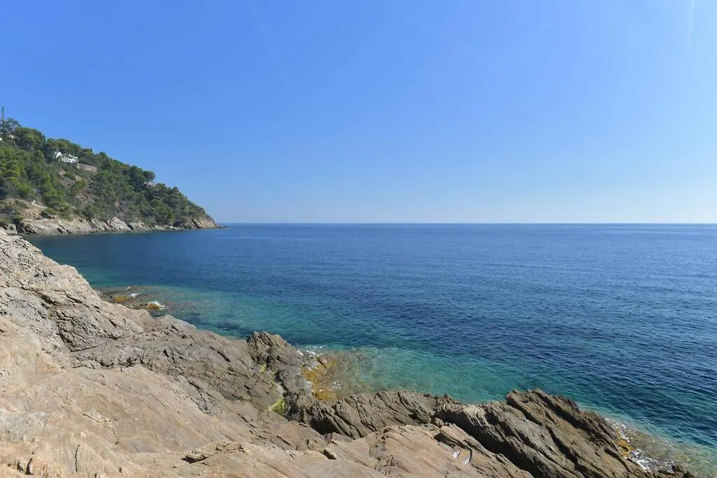 Villa 6 Chambres, Vue Mer Sur 180°,Plage Privee. 滨海卡瓦莱尔