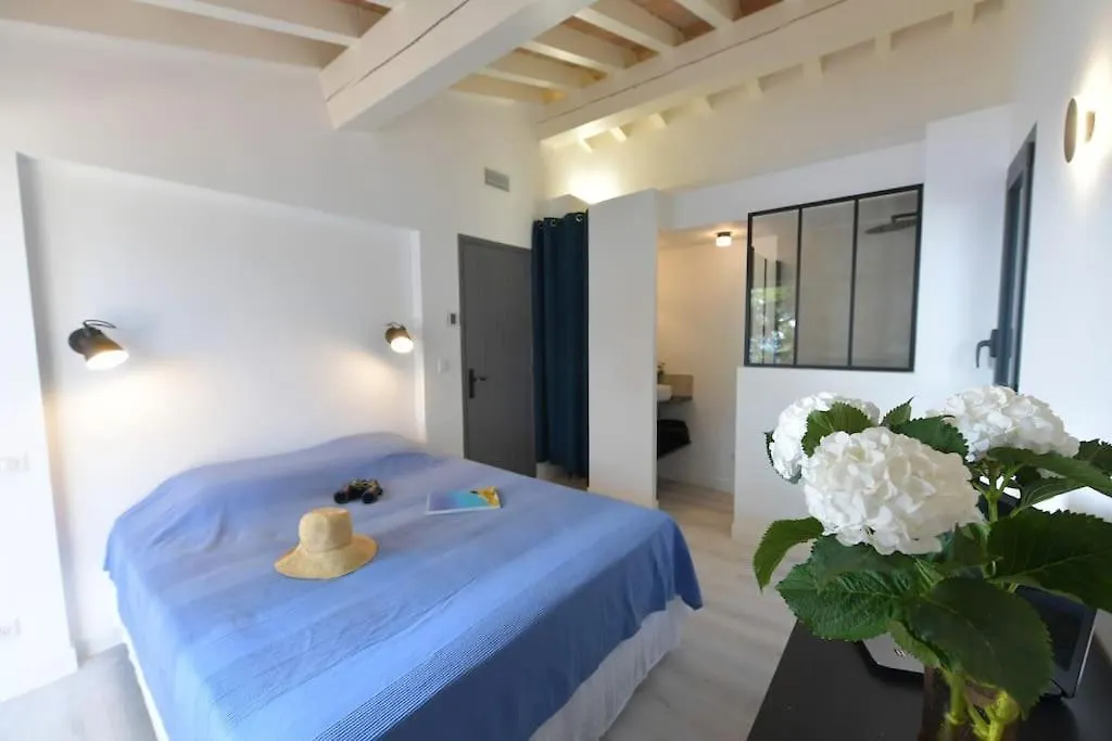 Villa 6 Chambres, Vue Mer Sur 180°,Plage Privee. 滨海卡瓦莱尔