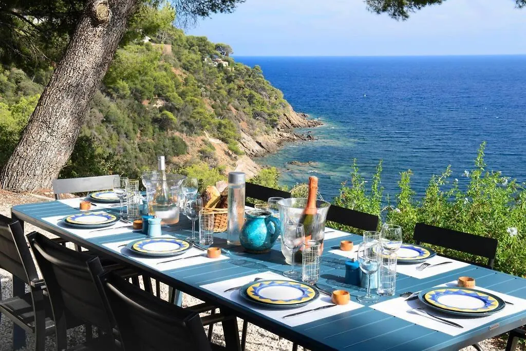 Villa 6 Chambres, Vue Mer Sur 180°,Plage Privee. 滨海卡瓦莱尔
