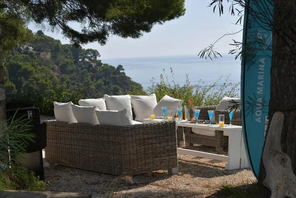 Villa 6 Chambres, Vue Mer Sur 180°,Plage Privee. 滨海卡瓦莱尔 法国
