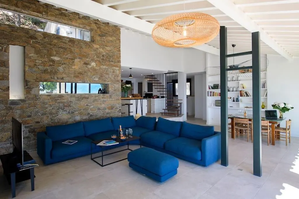 Villa 6 Chambres, Vue Mer Sur 180°,Plage Privee. 滨海卡瓦莱尔 法国